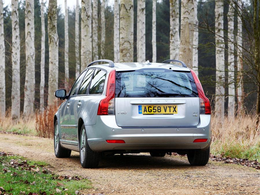  Volvo V50 DRIVe 2009 года  (UK) (фото 12 из 15)